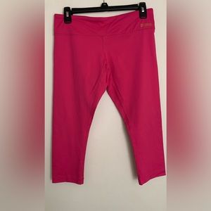 Tommie Copper Cropped Leggings.  Bright Pink.  Size Medium.